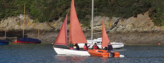 Sailing tuition on the Salcombe estuary 
